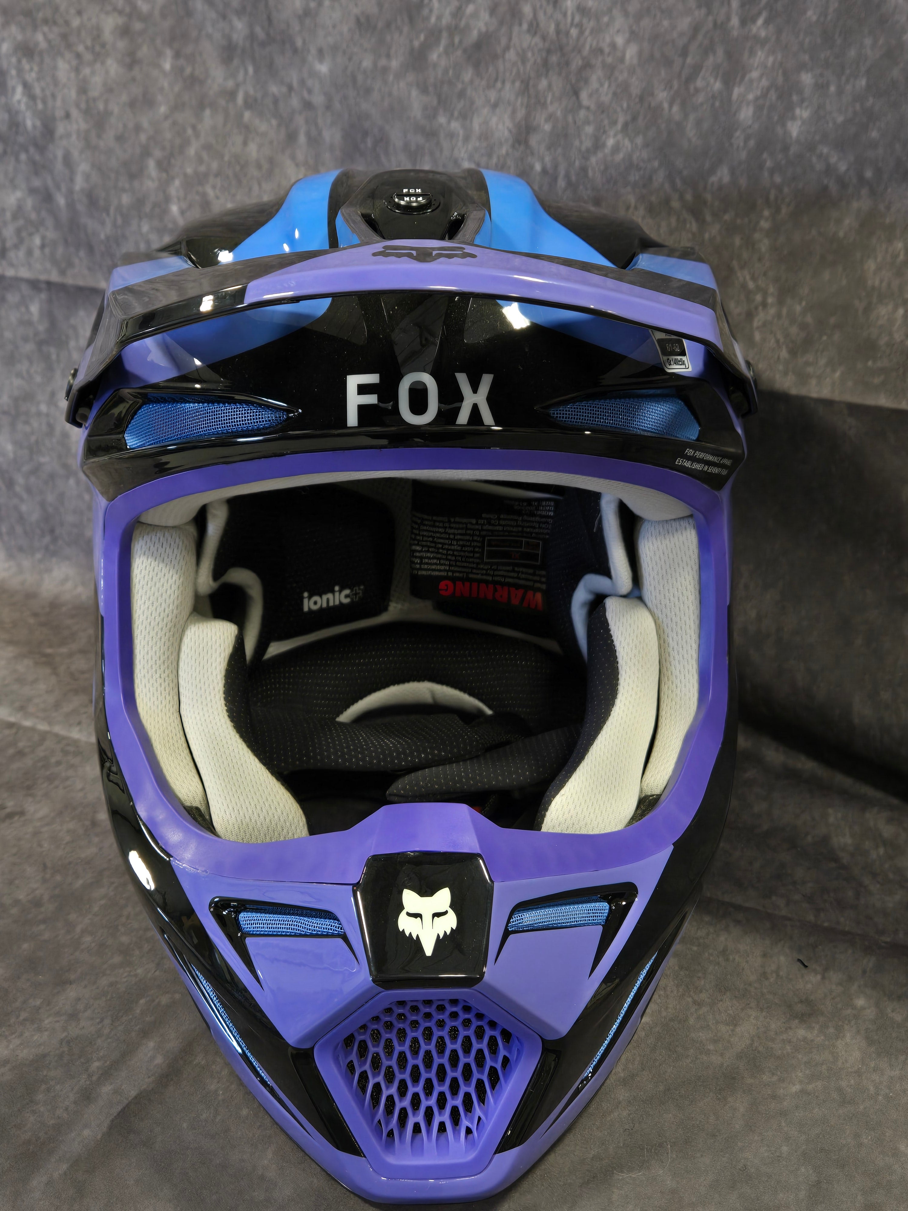 V3 MAGNETIC HELMET [BLK] W/ BAG