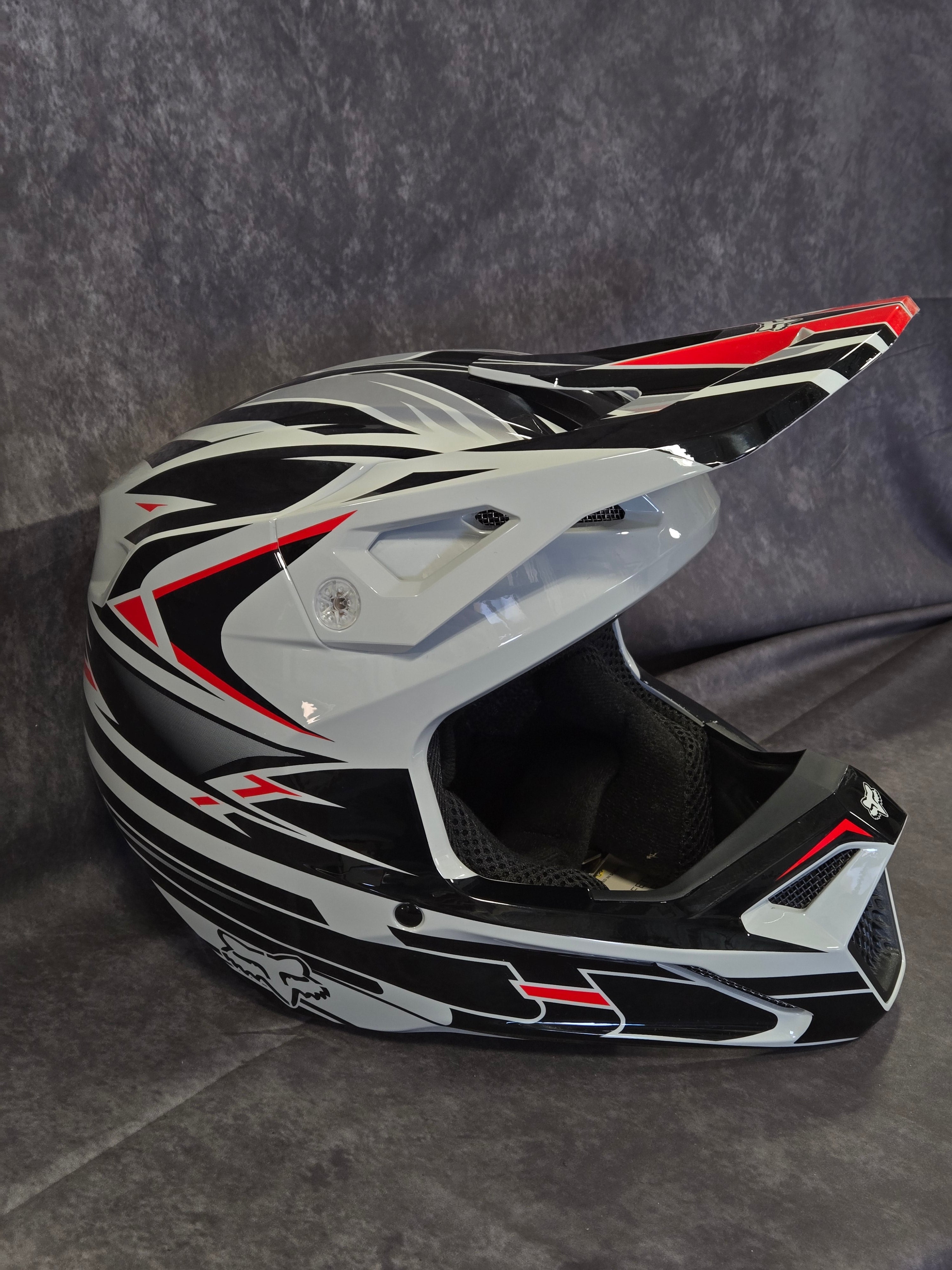 YTH V1 GOAT STRAFER HELMET [BLK]