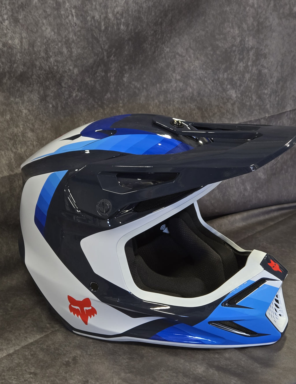 V3 FADE HELMET [WHT/BLU] W/ BAG